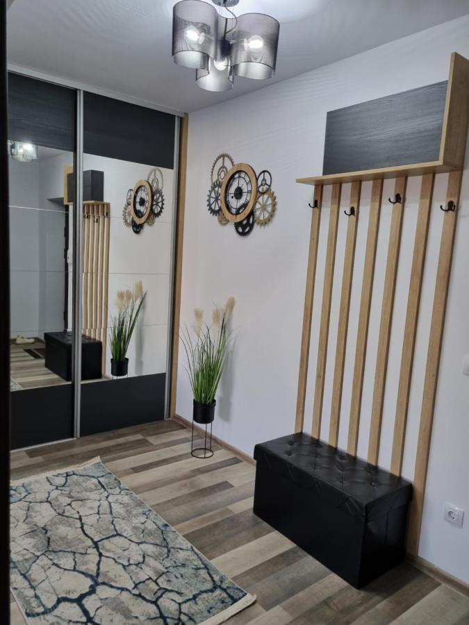 Luxury Apartments Bacău Екстериор снимка